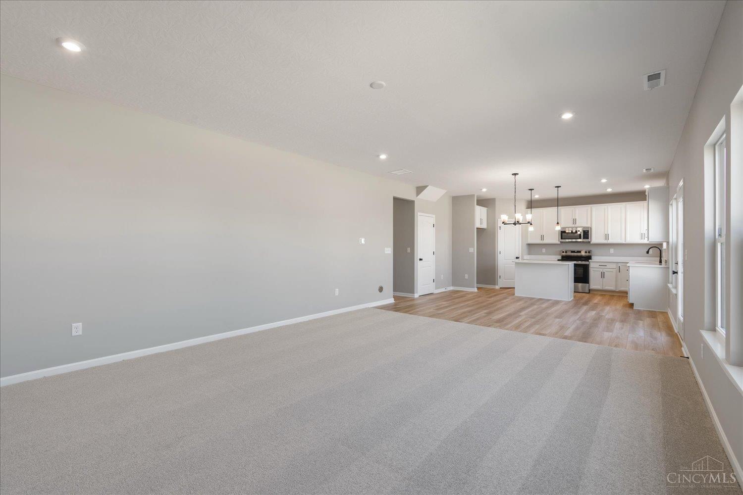 6071 Foothills Drive Property Photo 10