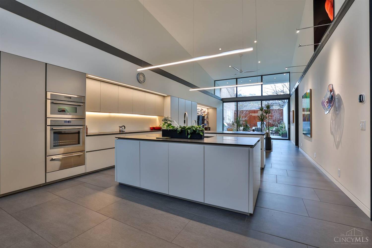 1826 Elm Street Property Photo 11