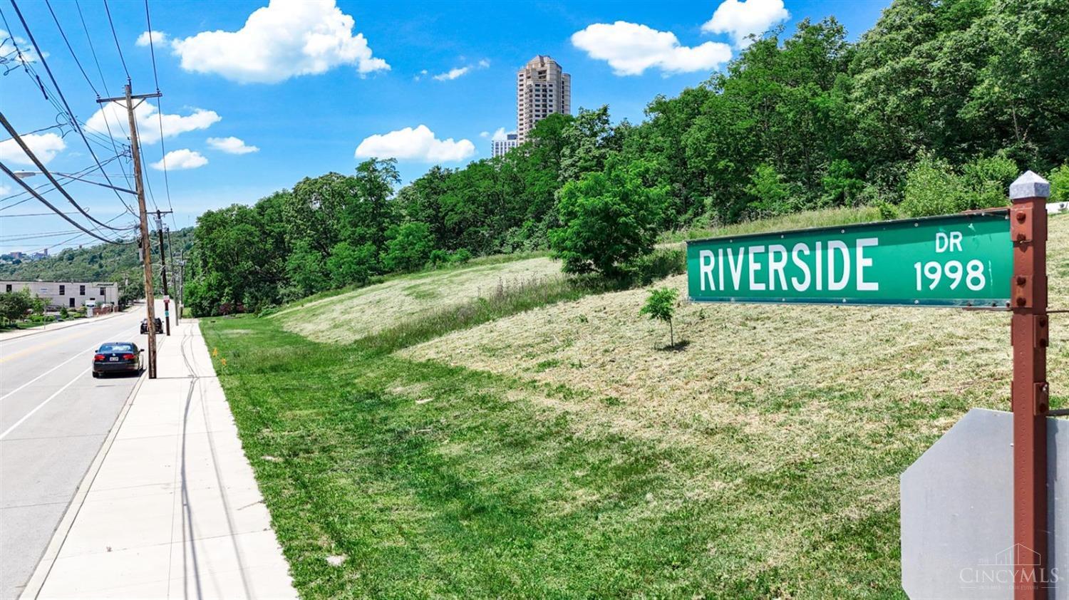 1922 Riverside Drive Property Photo 11