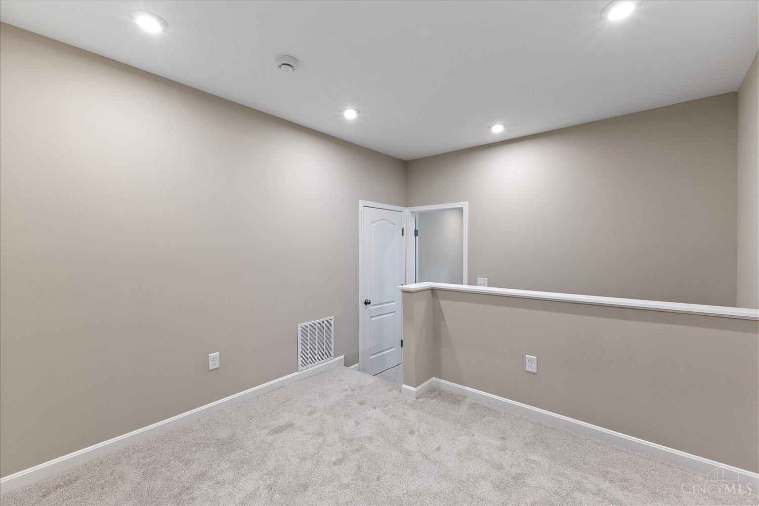 1593 Summerview Lane Property Photo 16