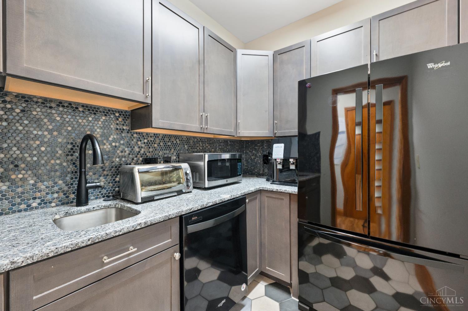 9155 Governors Way Property Photo 10