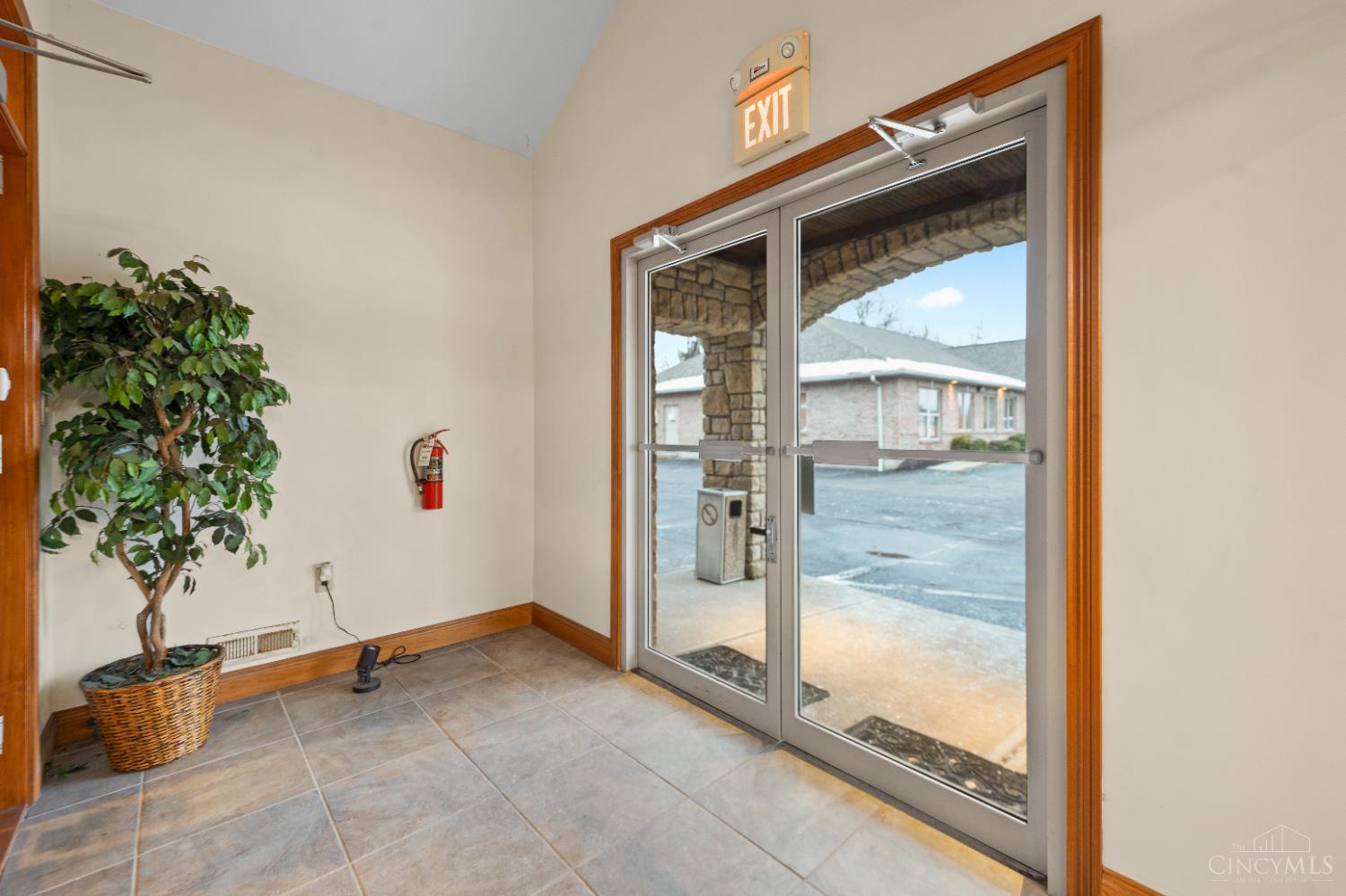 9155 Governors Way Property Photo 16