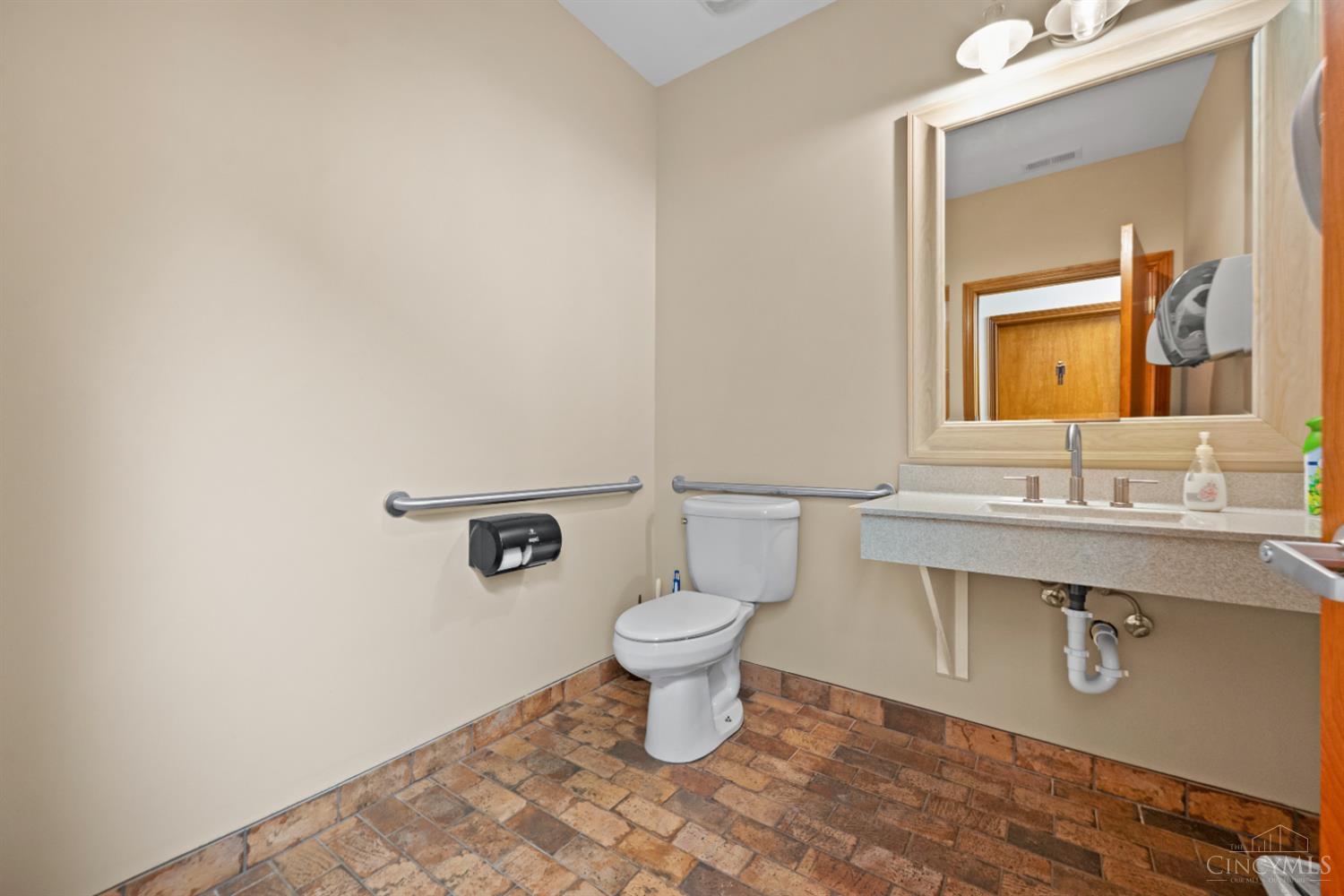 9155 Governors Way Property Photo 30