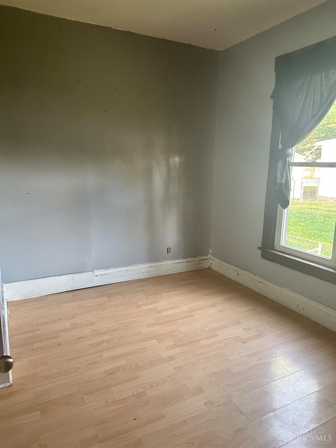 S 503 Broadway Street Property Photo 11