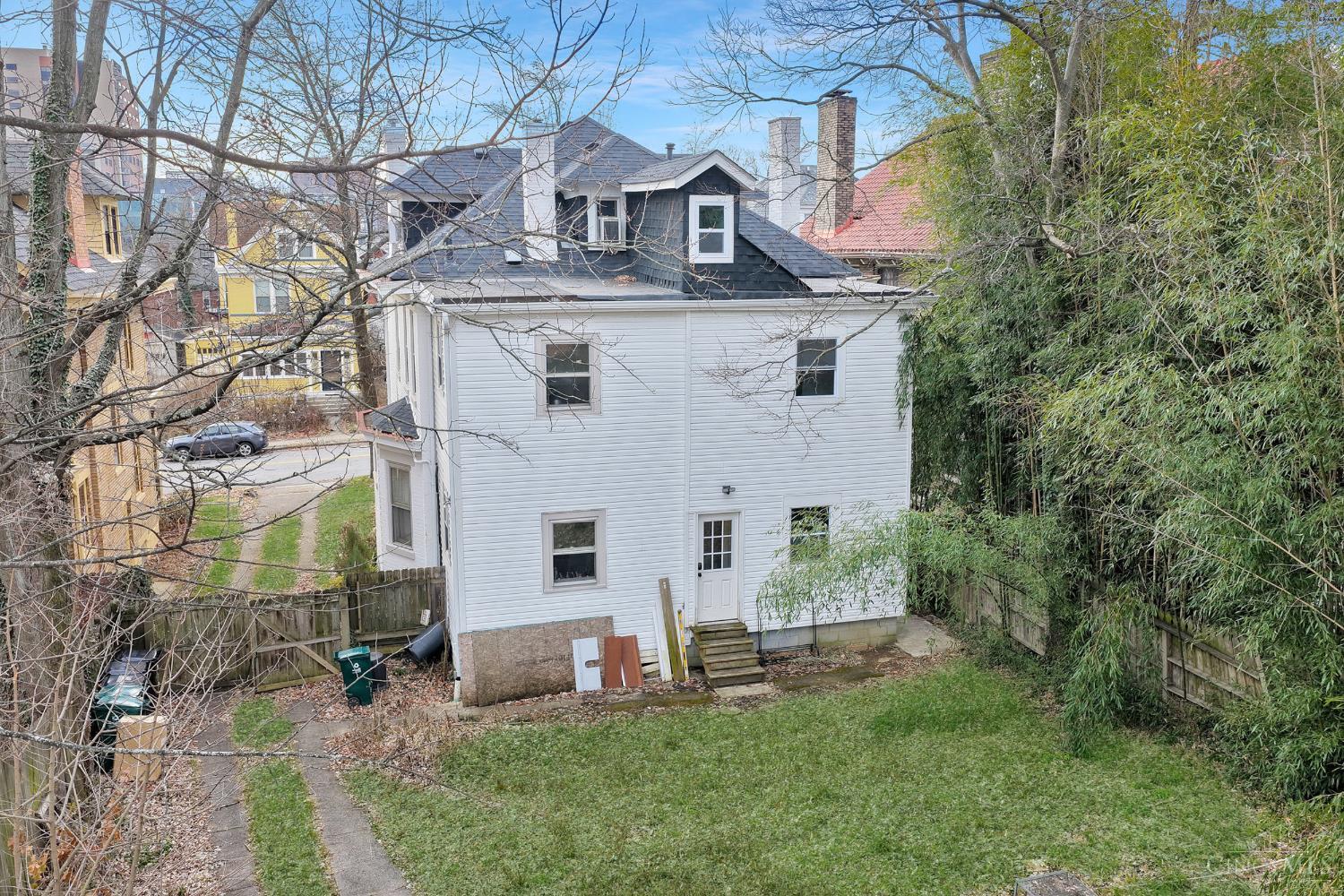 378 Howell Avenue Property Photo 4