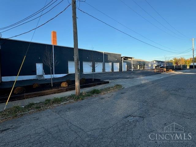 940 Symmes Avenue Property Photo 1