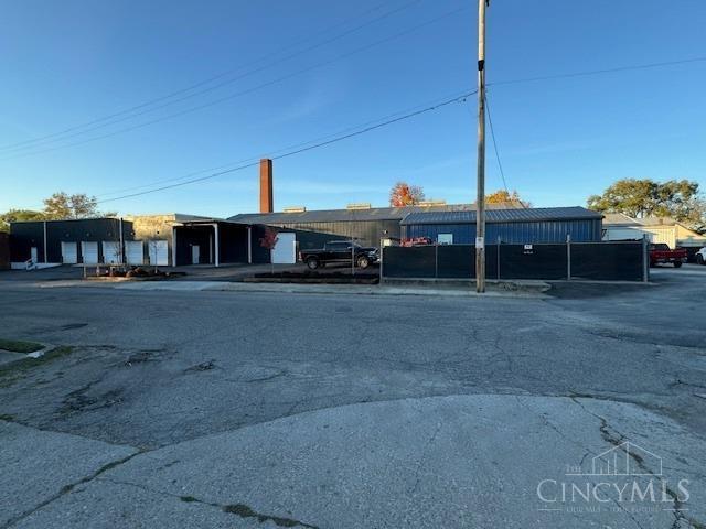 940 Symmes Avenue Property Photo 3