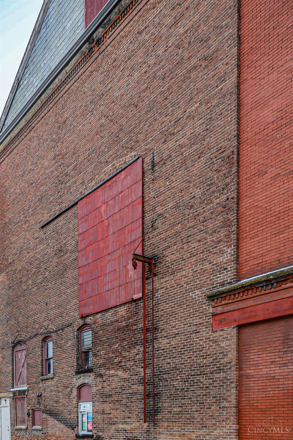 S 109 High Street Property Photo 4