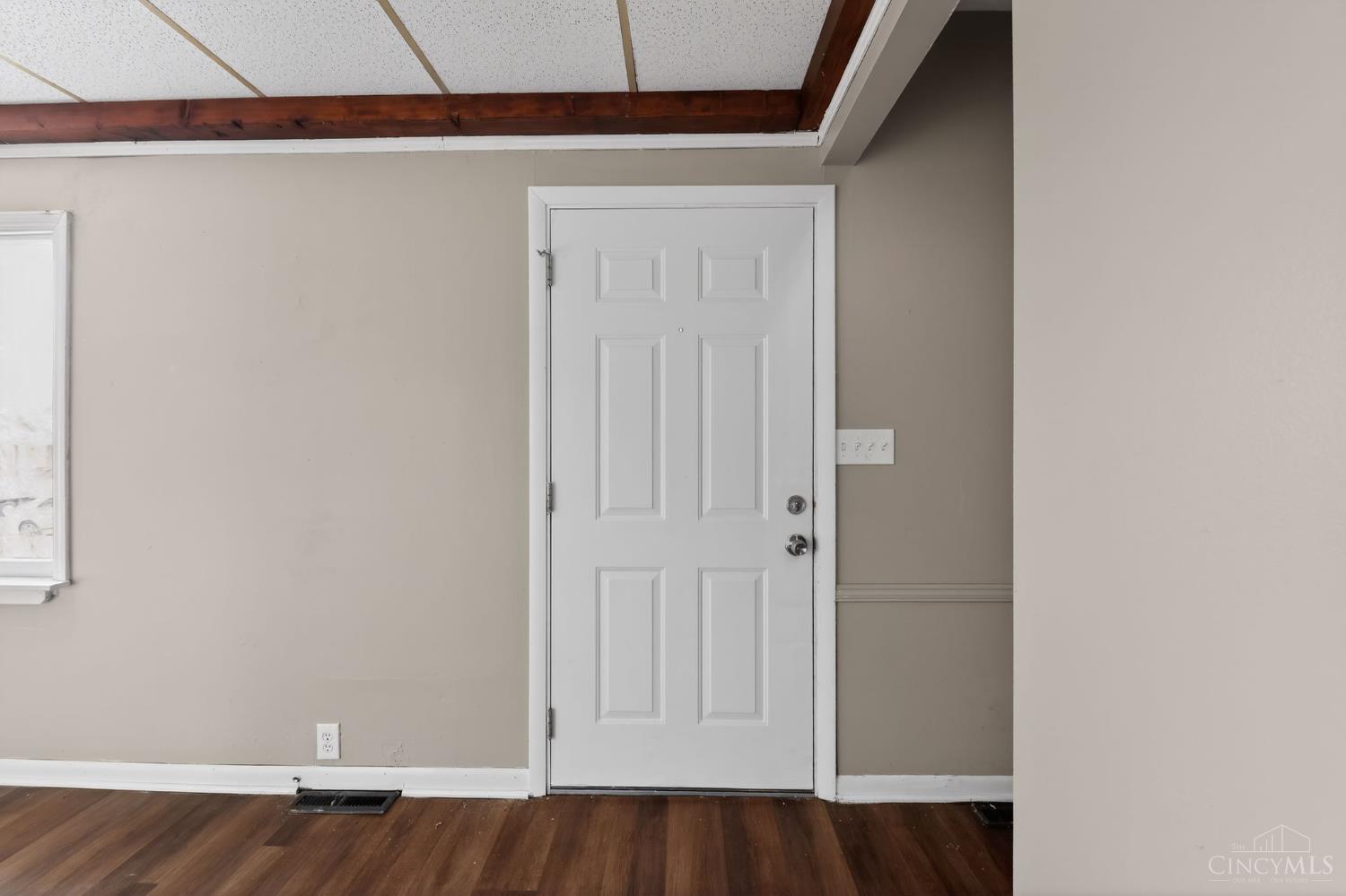 4764 Dale Avenue Property Photo 5