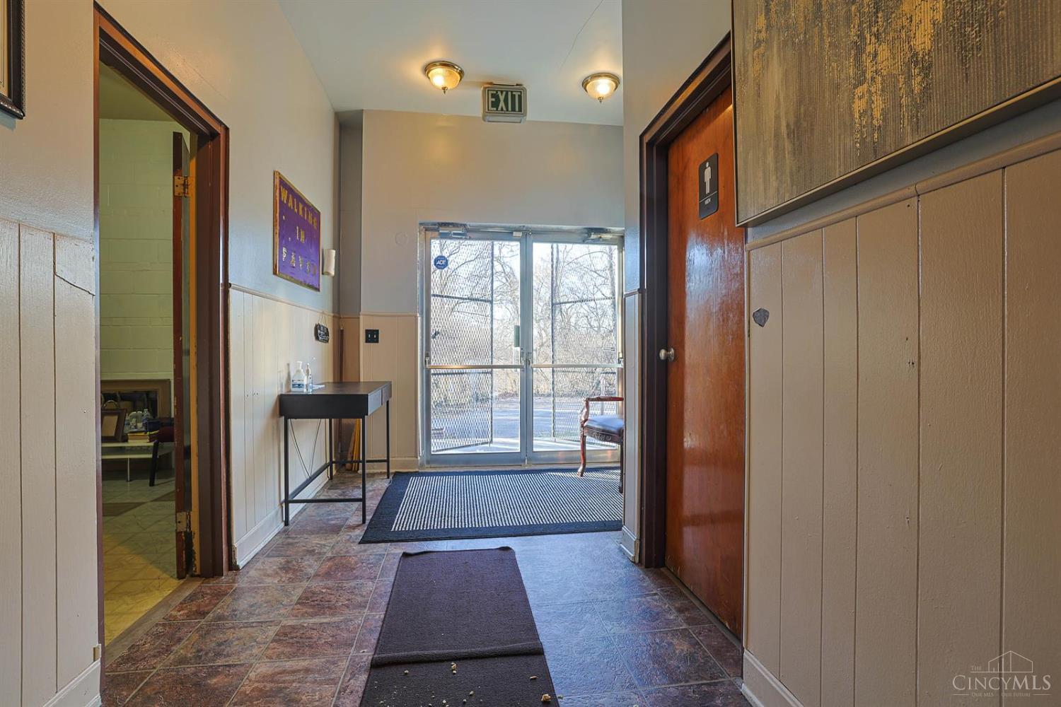 4662 Ashtree Drive Property Photo 4
