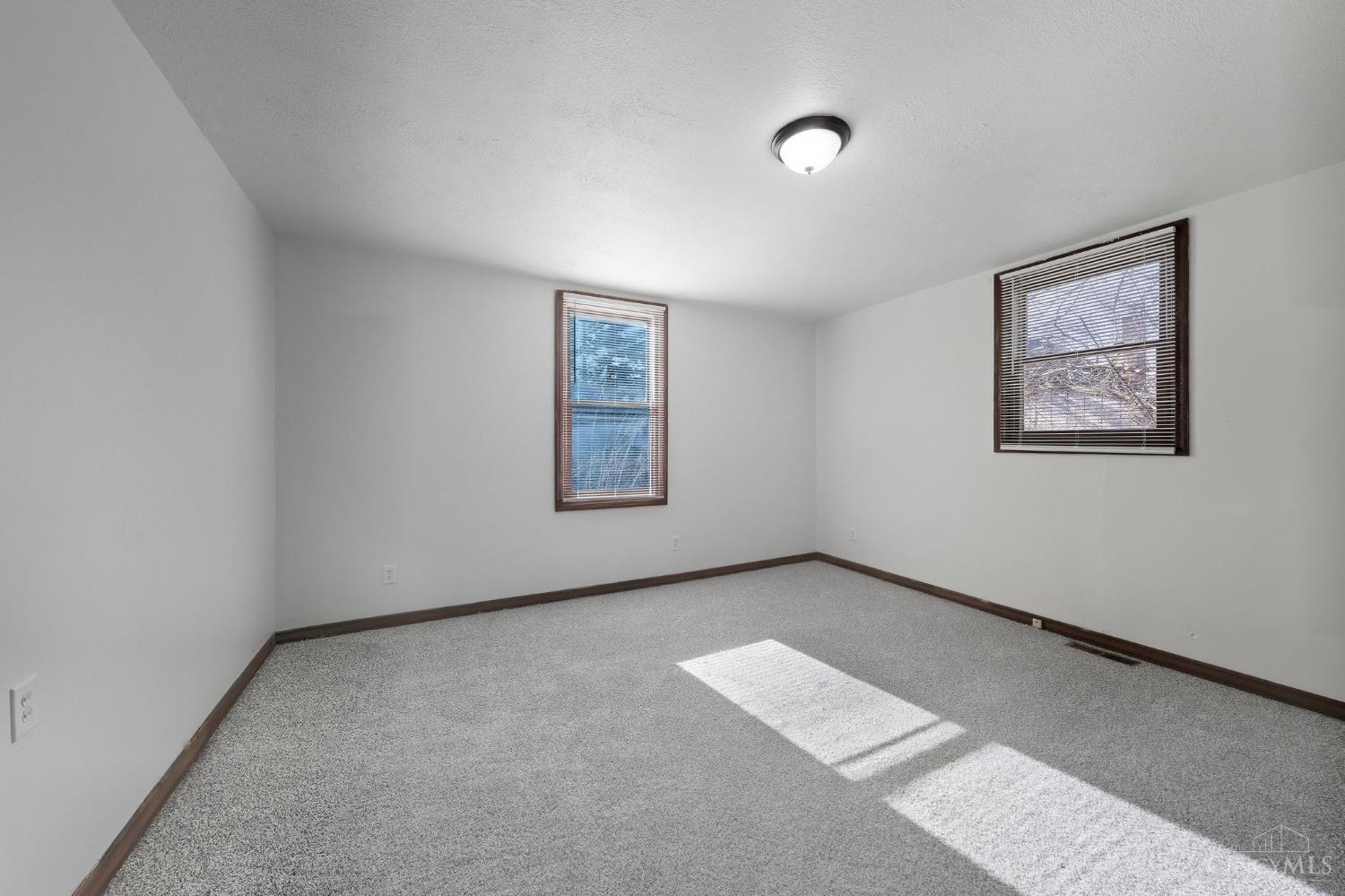 1461 Kinney Avenue Property Photo 10