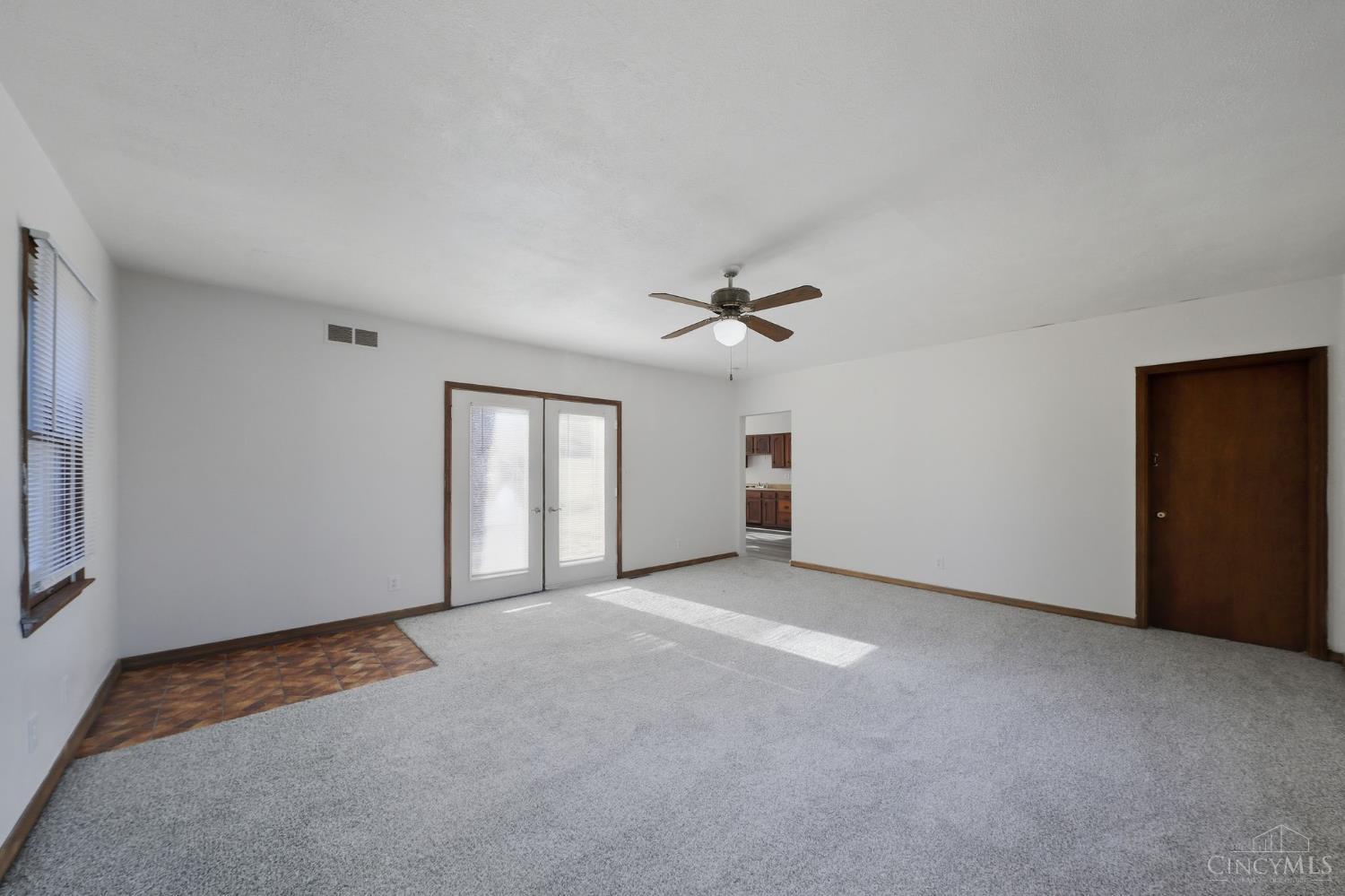 1461 Kinney Avenue Property Photo 12