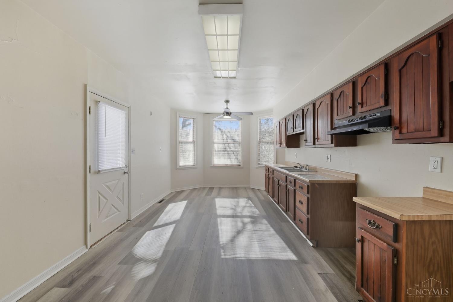 1461 Kinney Avenue Property Photo 14
