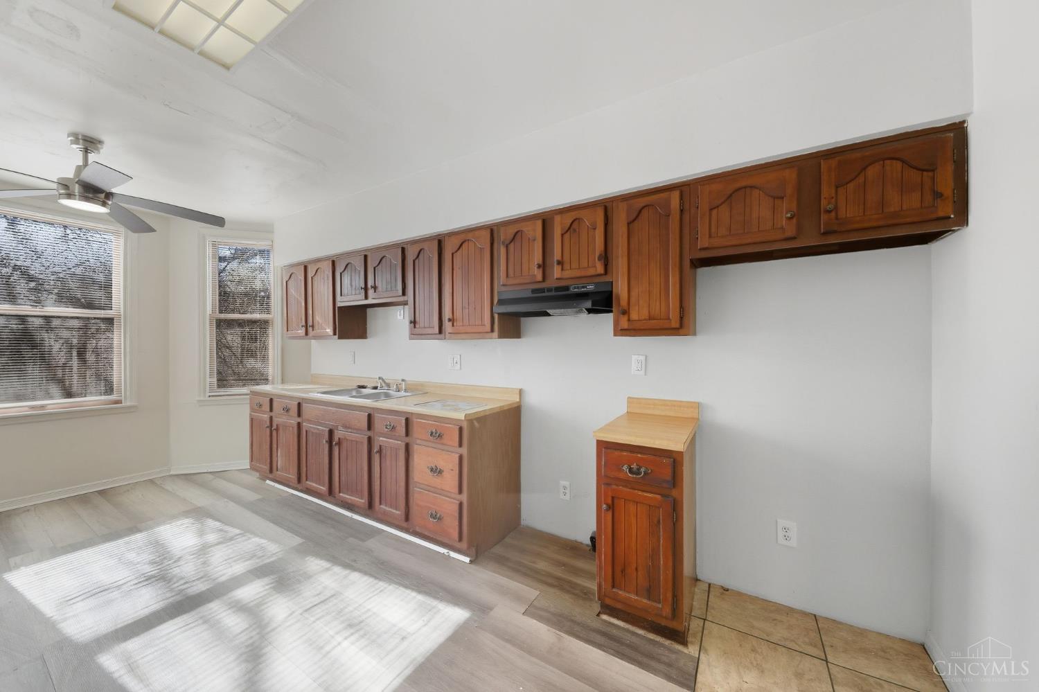 1461 Kinney Avenue Property Photo 15