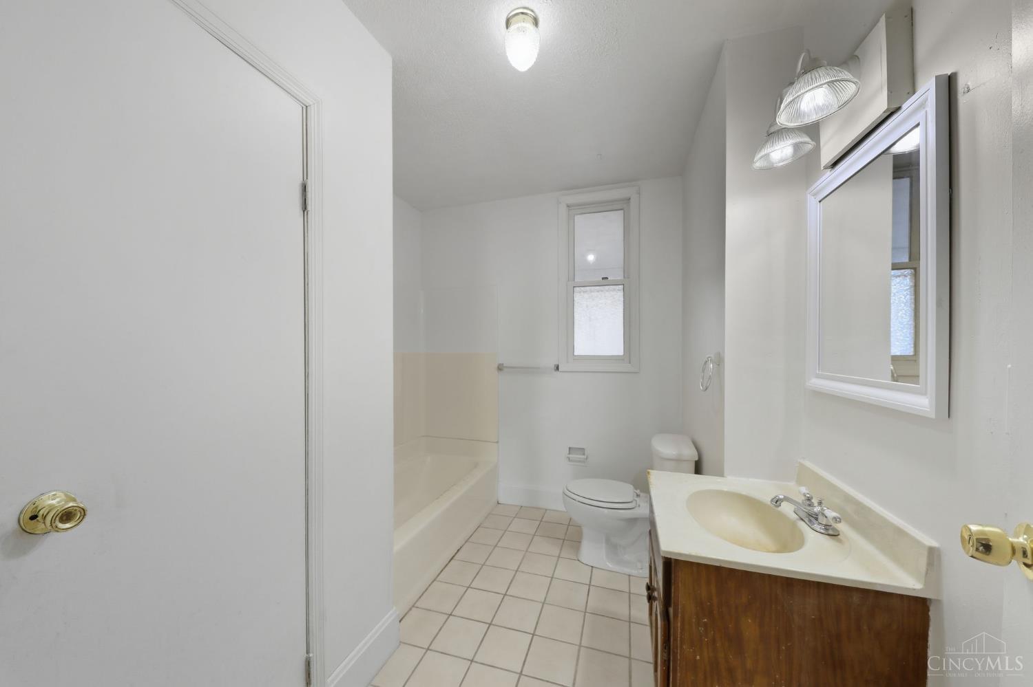 1461 Kinney Avenue Property Photo 24