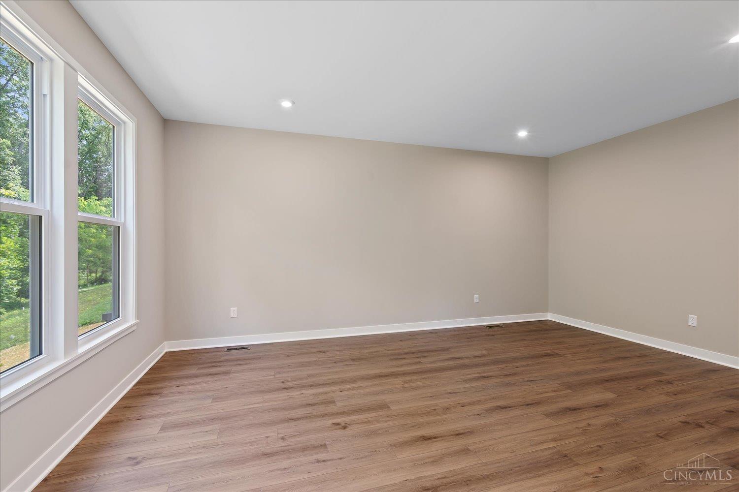 3806 Sturbridge Way Property Photo 13