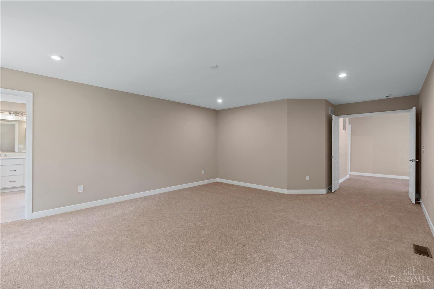 3806 Sturbridge Way Property Photo 18