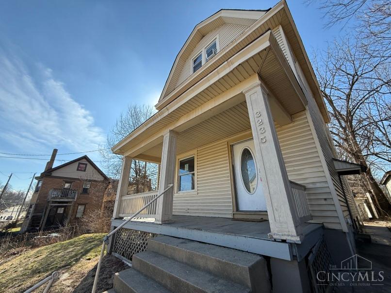 3235 Wold Avenue Property Photo 1