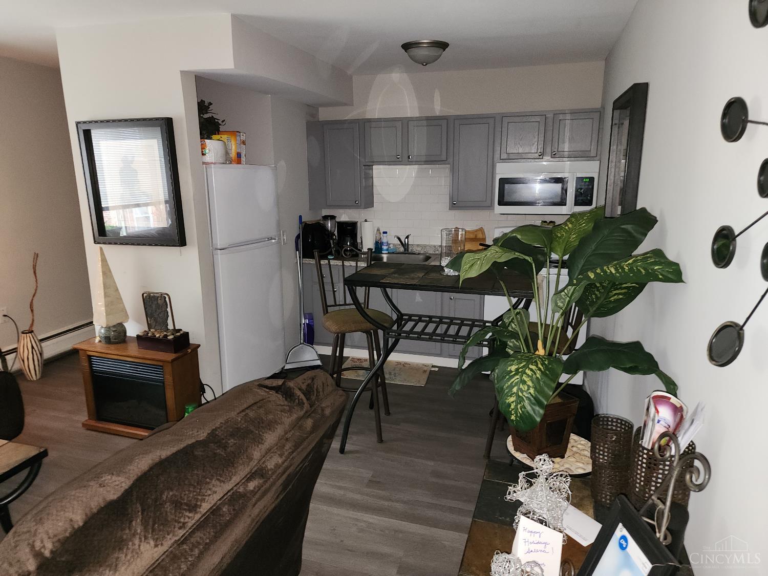 3035 Gilbert Avenue Property Photo 2