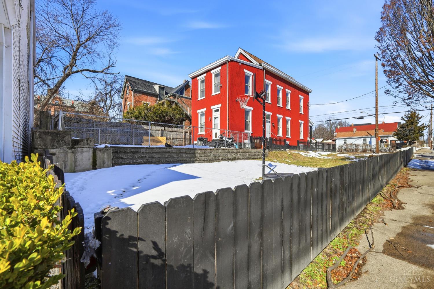 1817 Elmore Street Property Photo 18