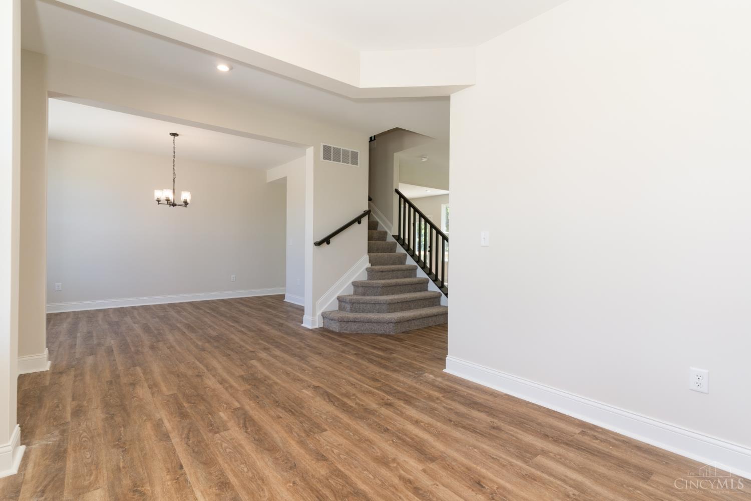 1143 Wayfarers Way Property Photo 10
