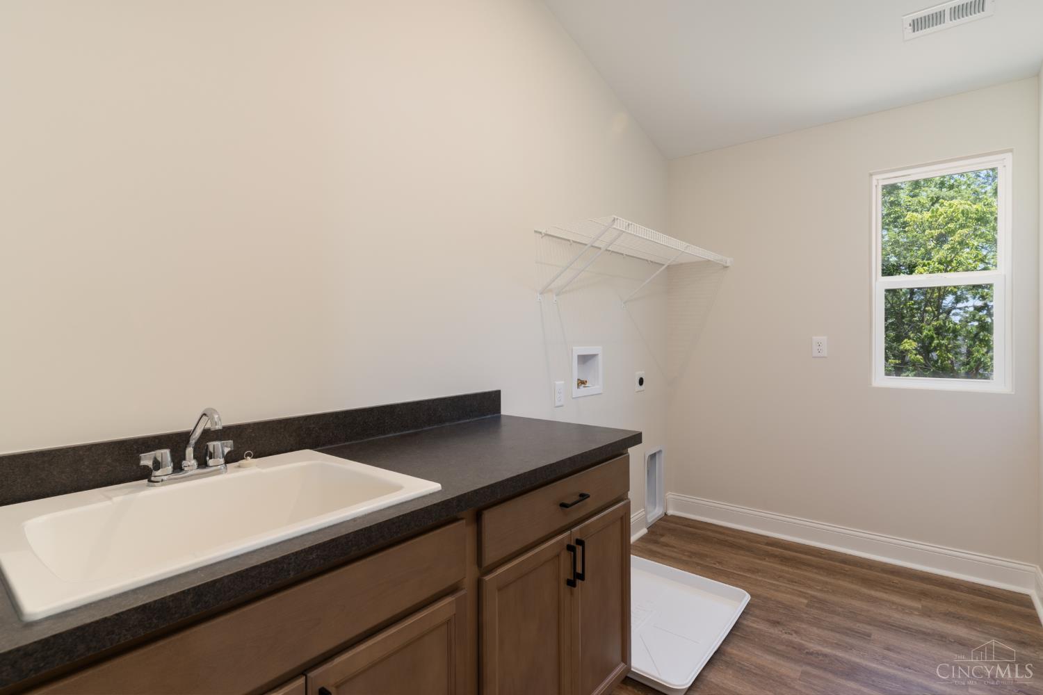 1143 Wayfarers Way Property Photo 28