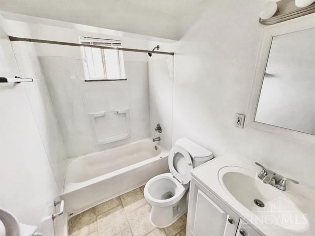 7227 Bernard Avenue Property Photo 8