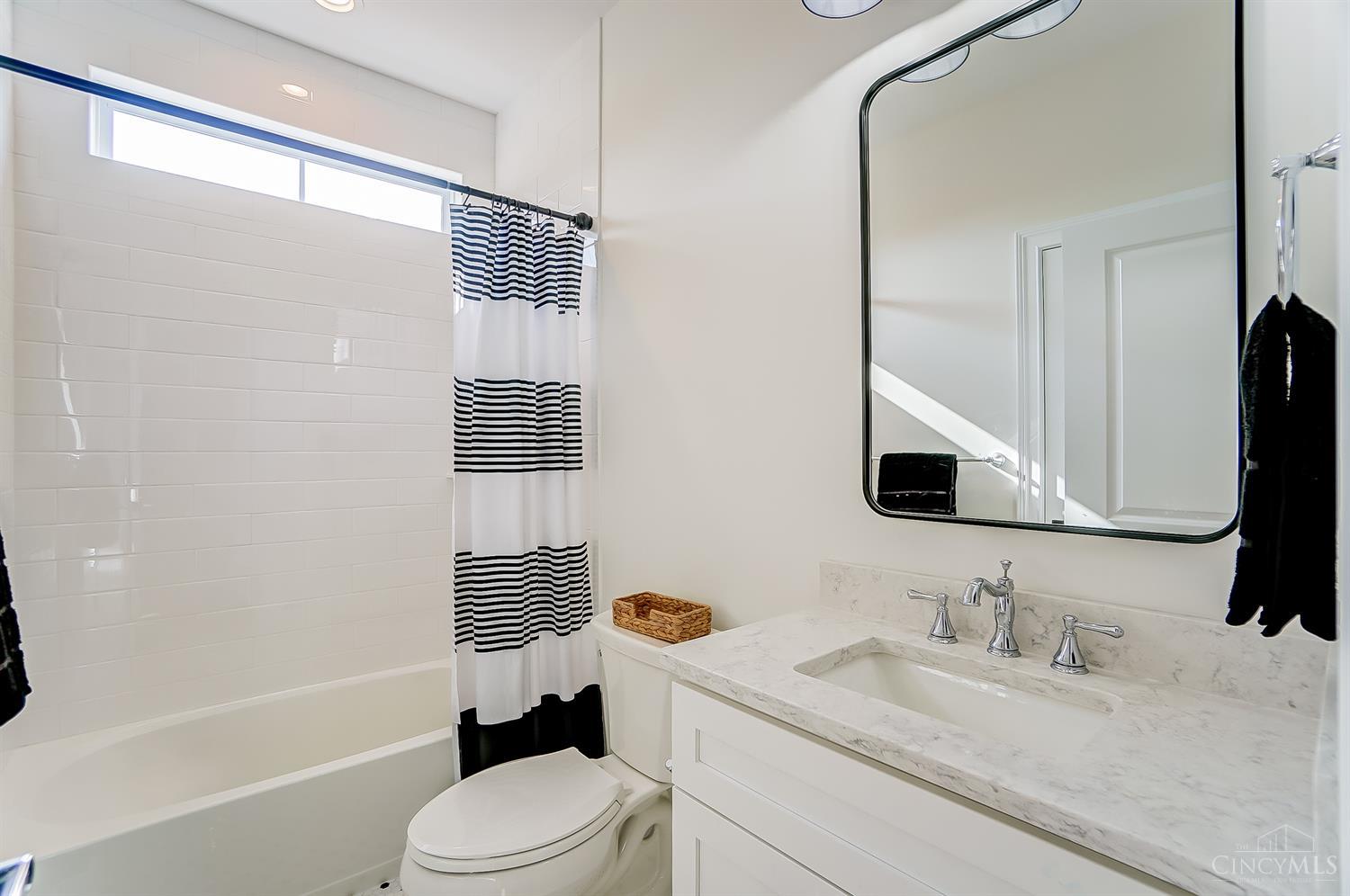 7845 Euclid Avenue Property Photo 31