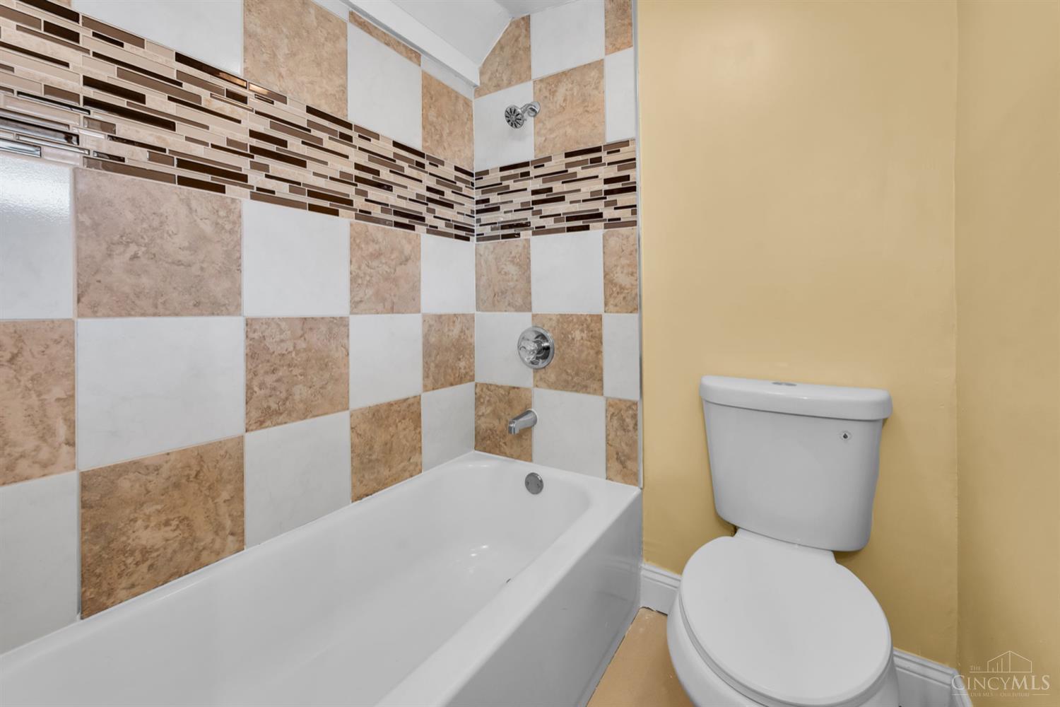 3914 Meyerfeld Avenue Property Photo 4