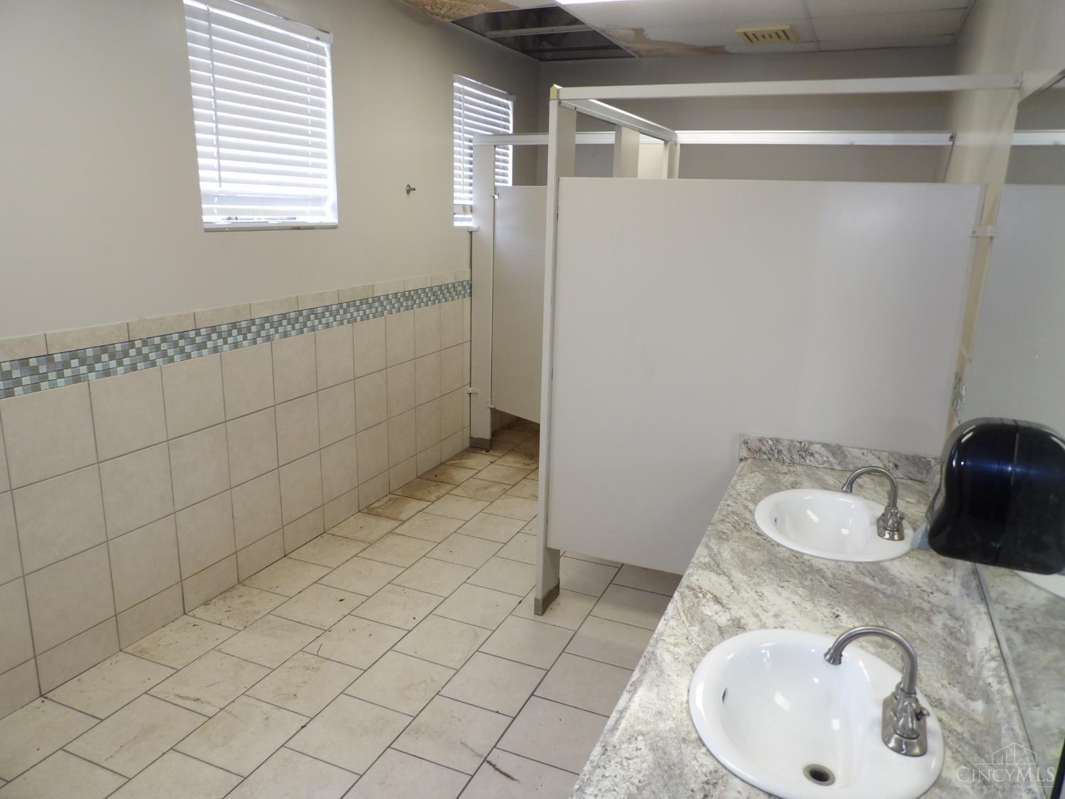 3916 Glenway Avenue Property Photo 20