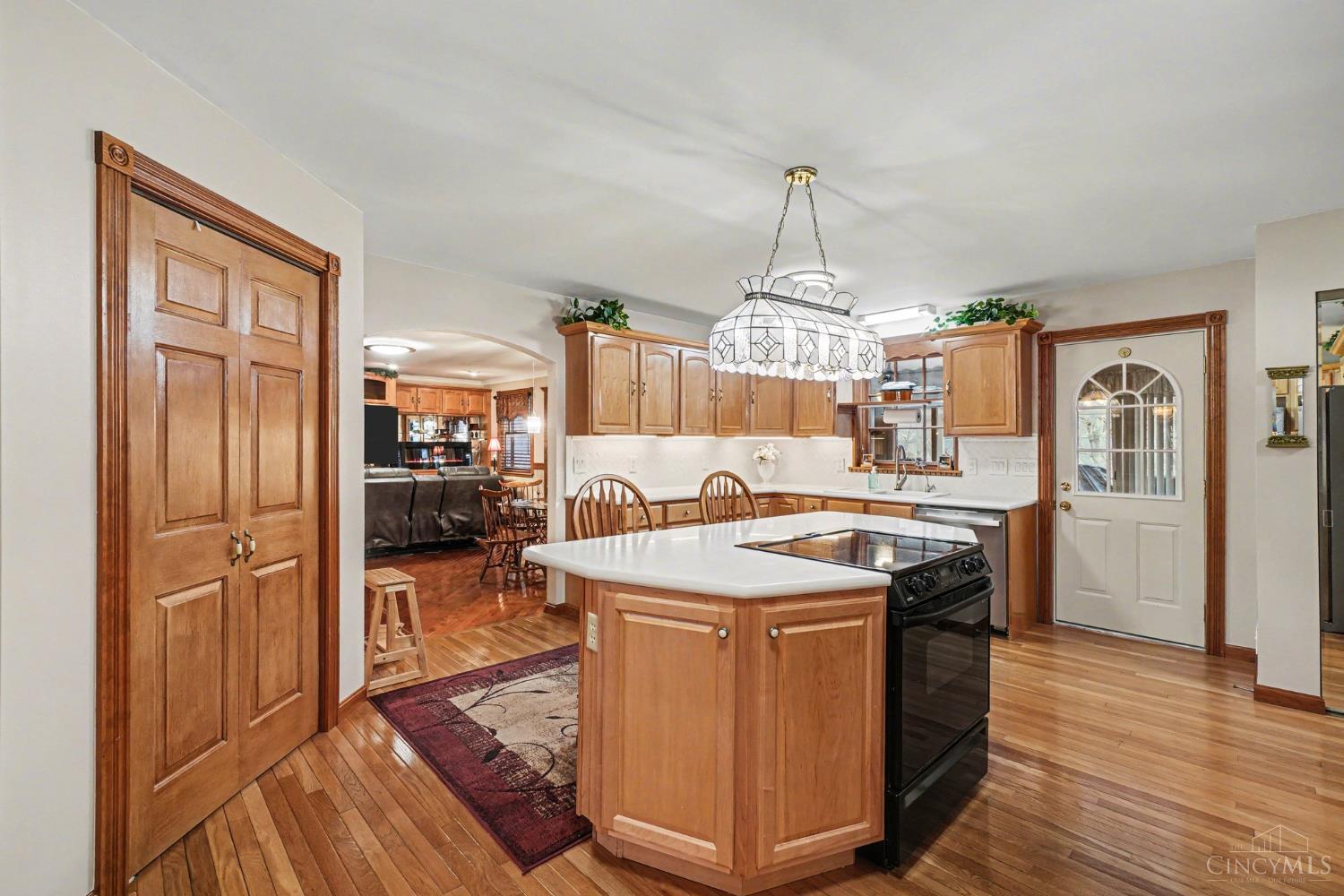 20902 Ridgecliff Court Property Photo 16