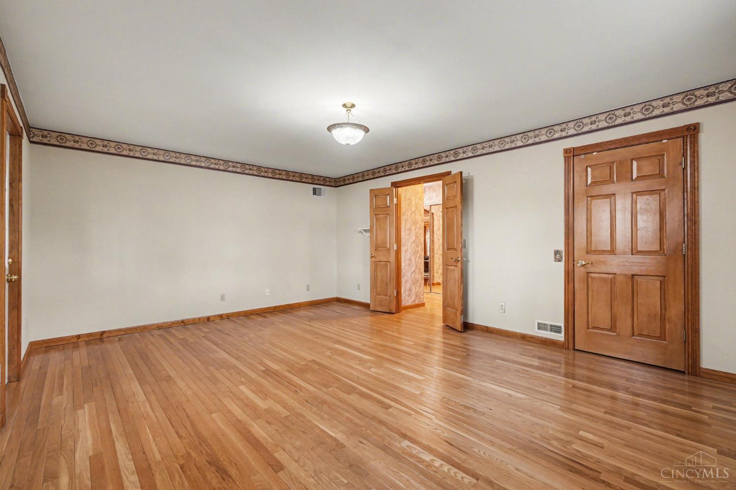 20902 Ridgecliff Court Property Photo 20