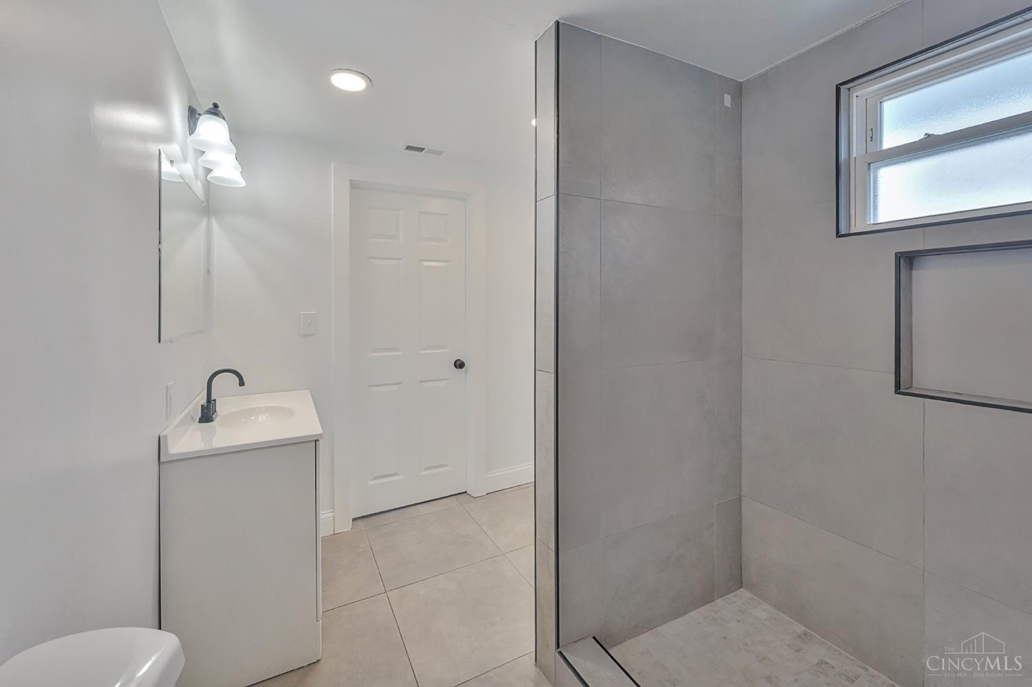 5811 Bramble Avenue Property Photo 29