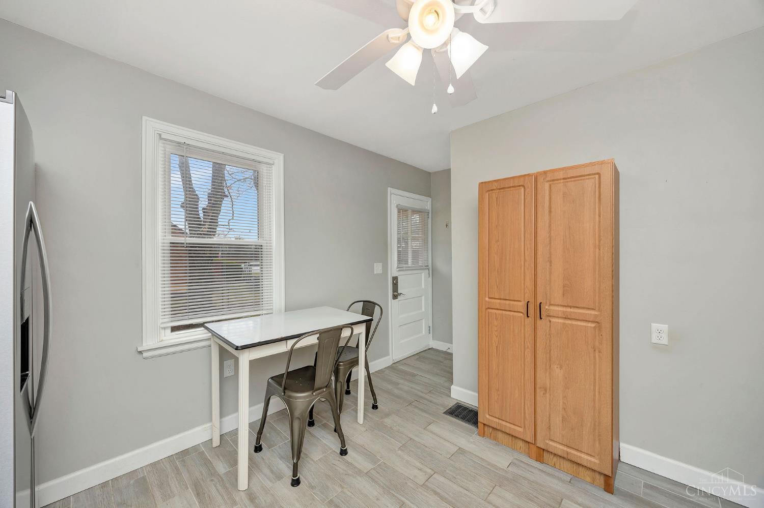 2192 Pinney Lane Property Photo 11