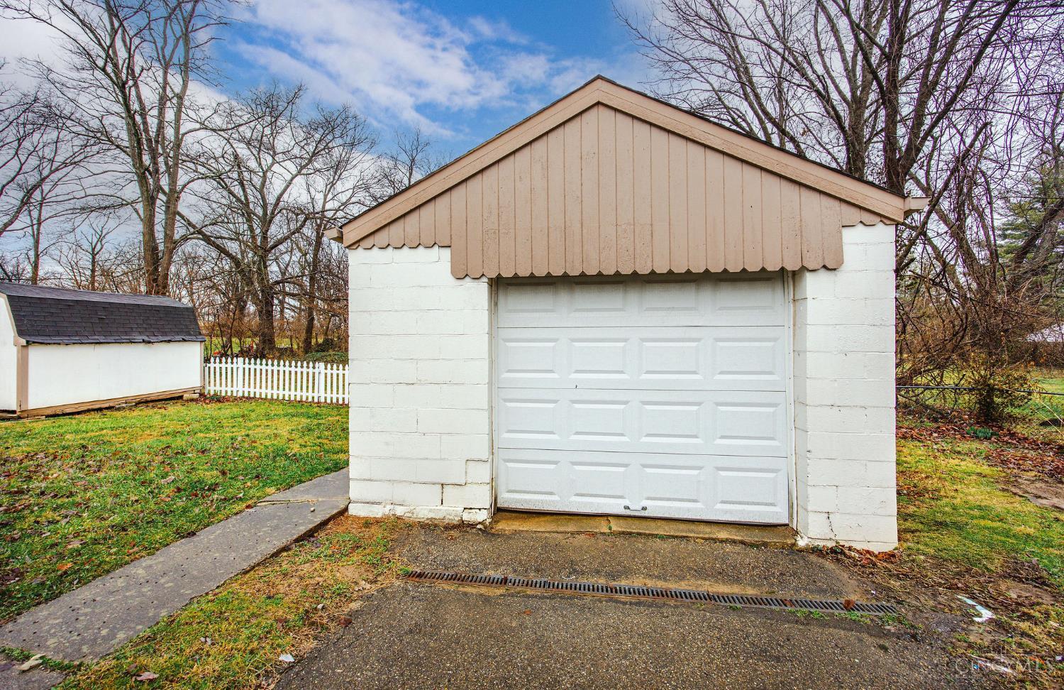 2192 Pinney Lane Property Photo 26