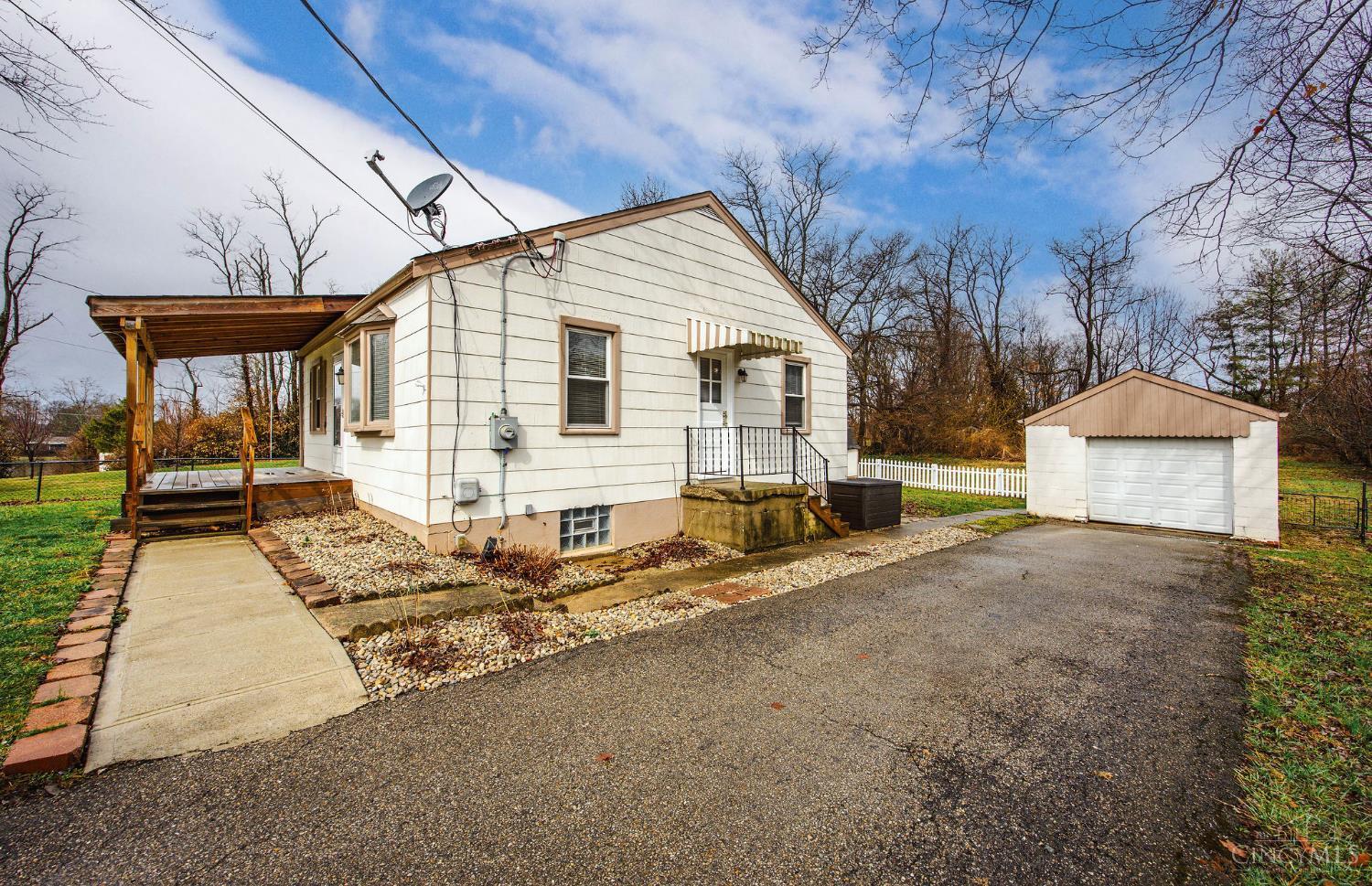 2192 Pinney Lane Property Photo 29