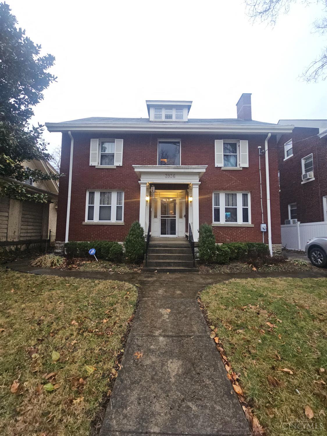 3936 Dickson Avenue Property Photo 1