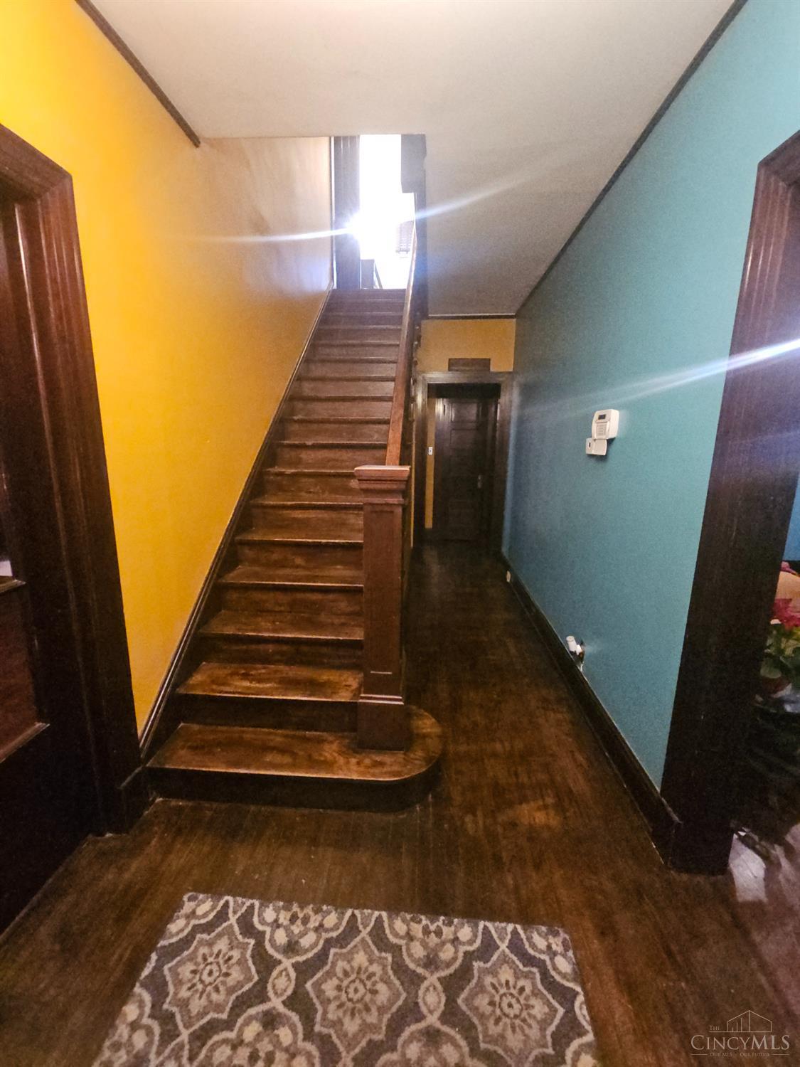 3936 Dickson Avenue Property Photo 5