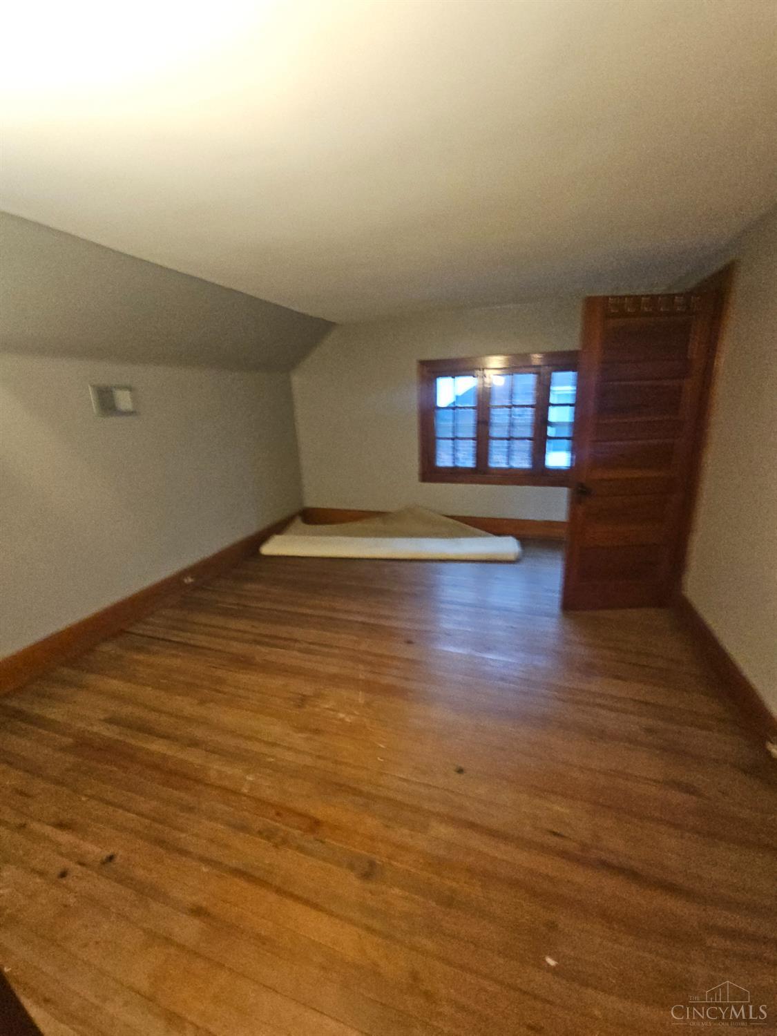 3936 Dickson Avenue Property Photo 11