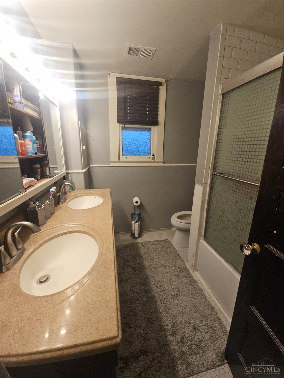 3936 Dickson Avenue Property Photo 18