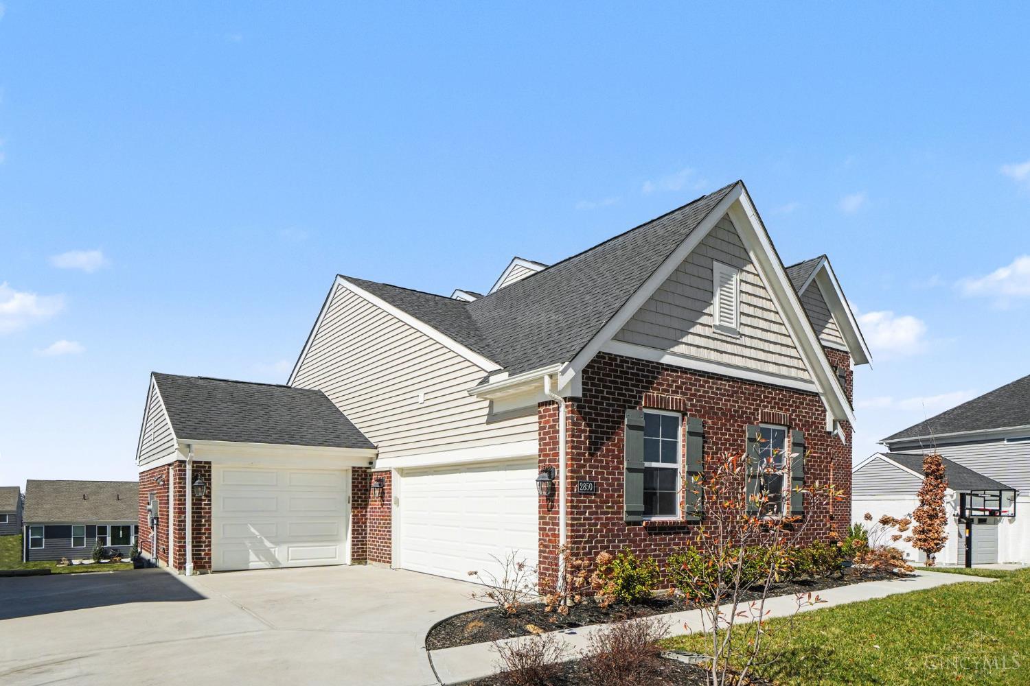 2850 Buckridge Drive Property Photo 4