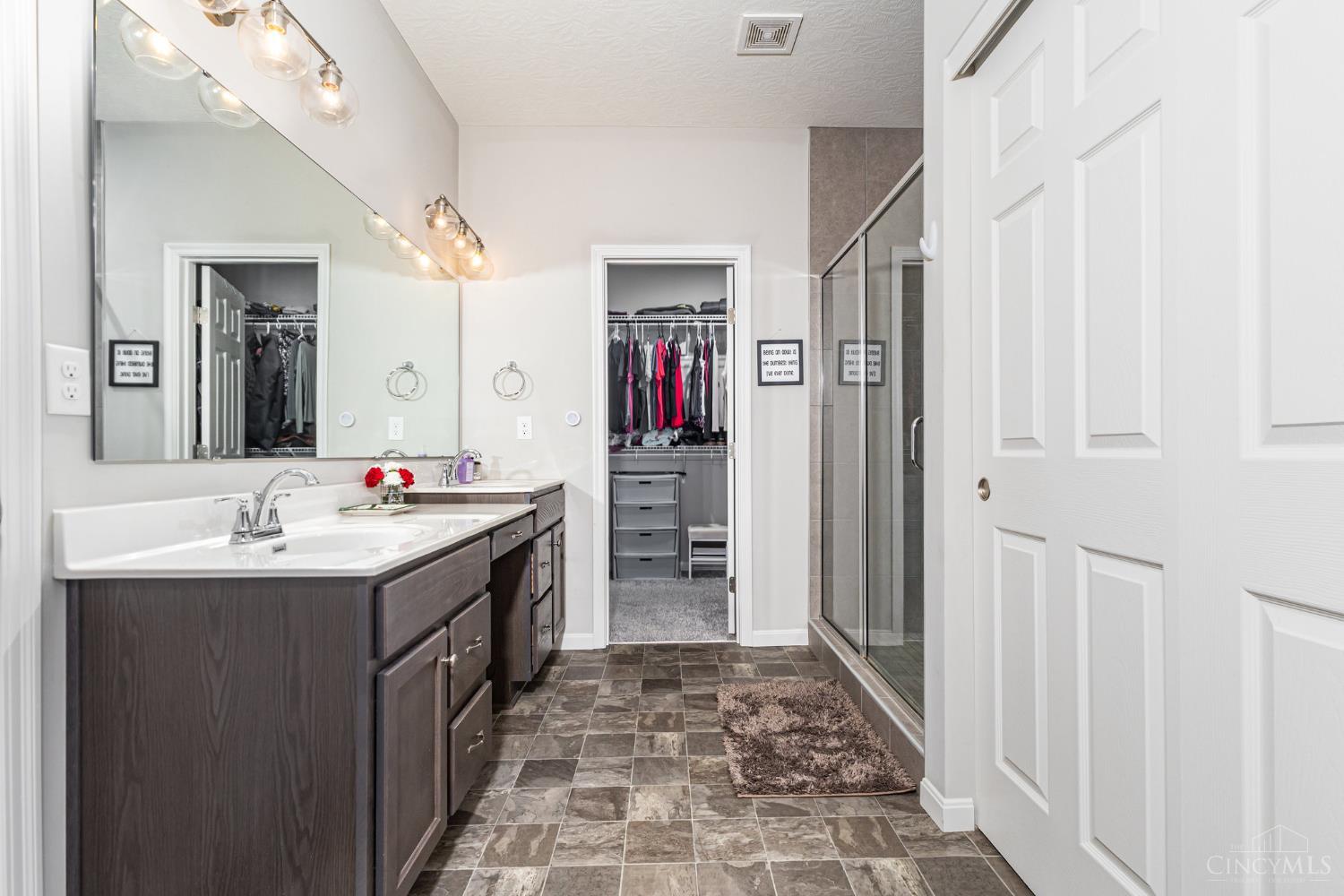 2850 Buckridge Drive Property Photo 14