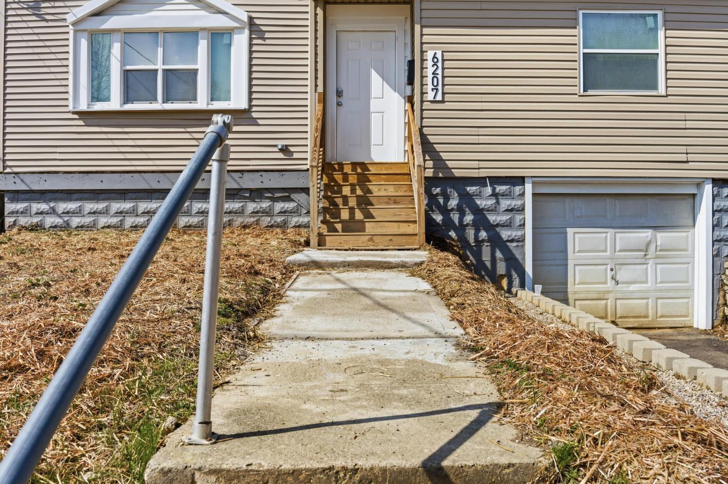 6207 Coleridge Avenue Property Photo 4