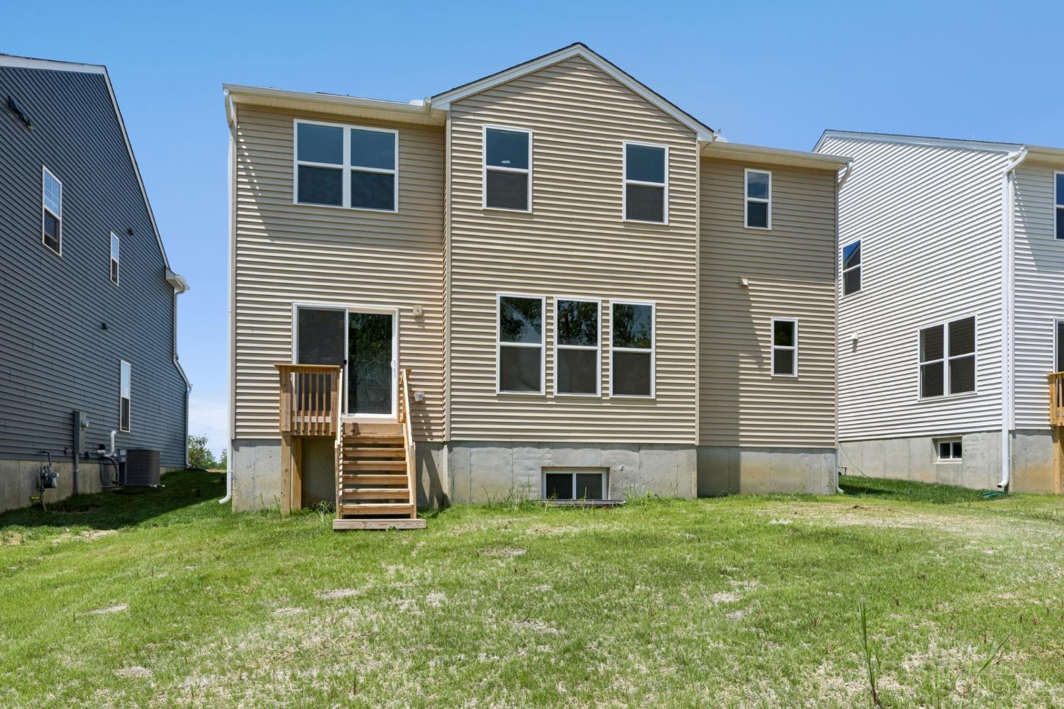 240 Tilly View Property Photo 3