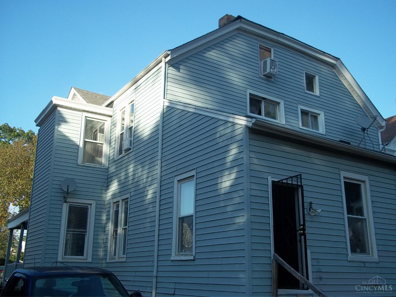 1839 Hewitt Avenue Property Photo 2