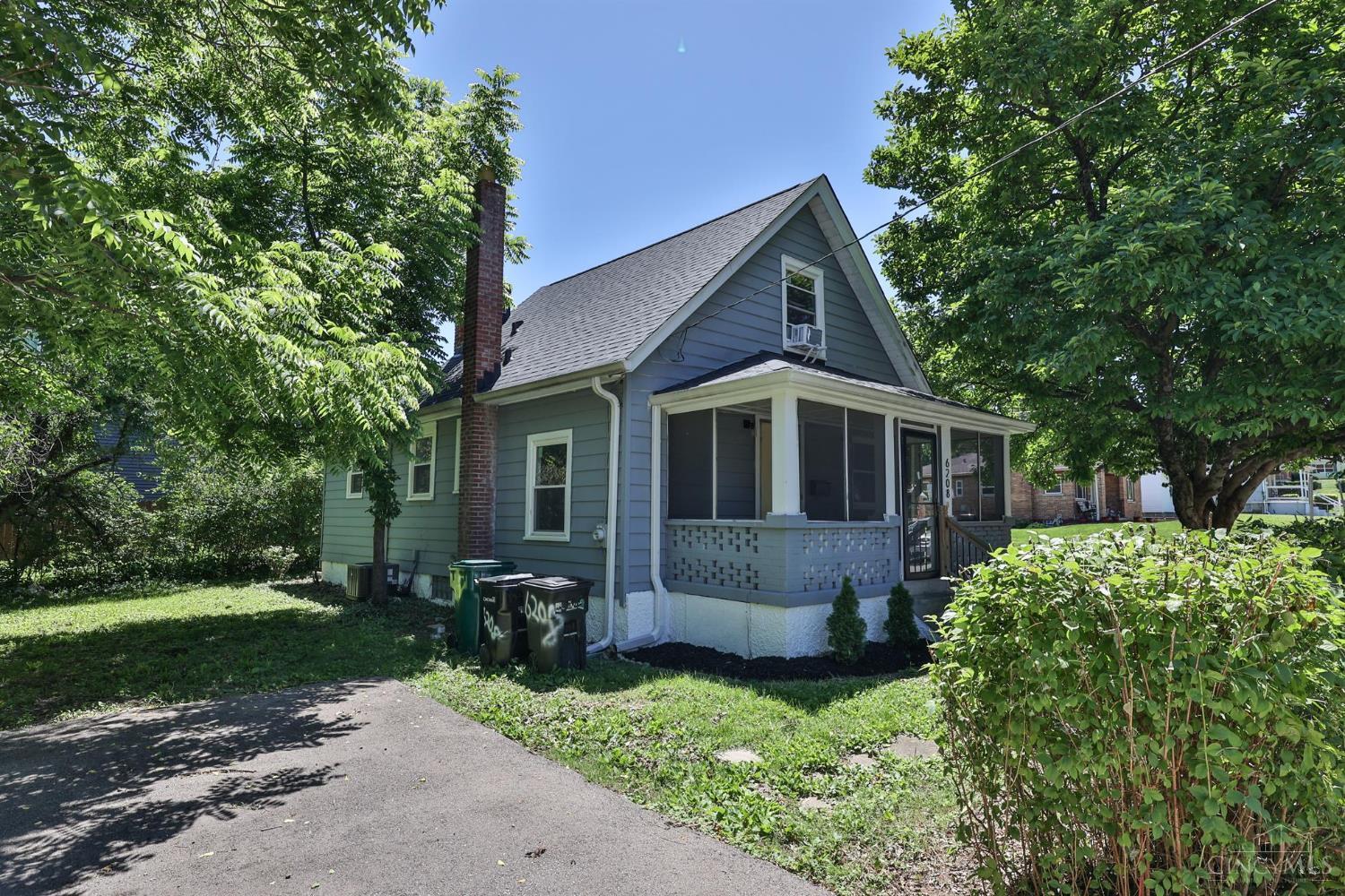 3765 Iona Avenue Property Photo 1