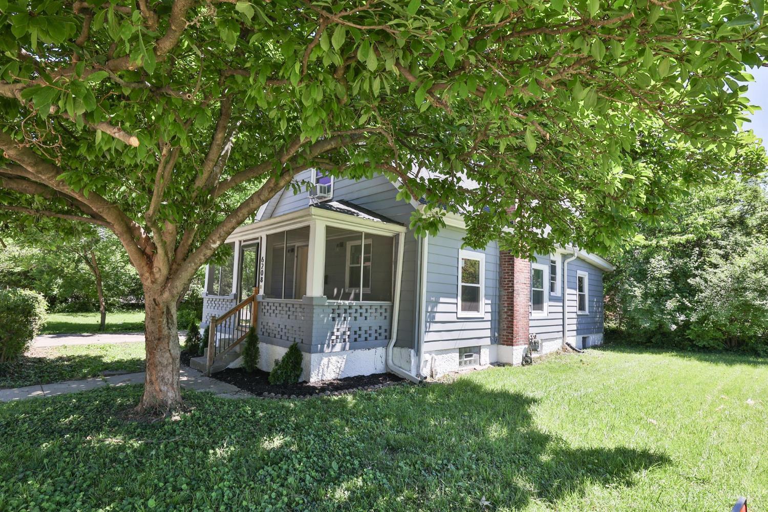 3765 Iona Avenue Property Photo 2