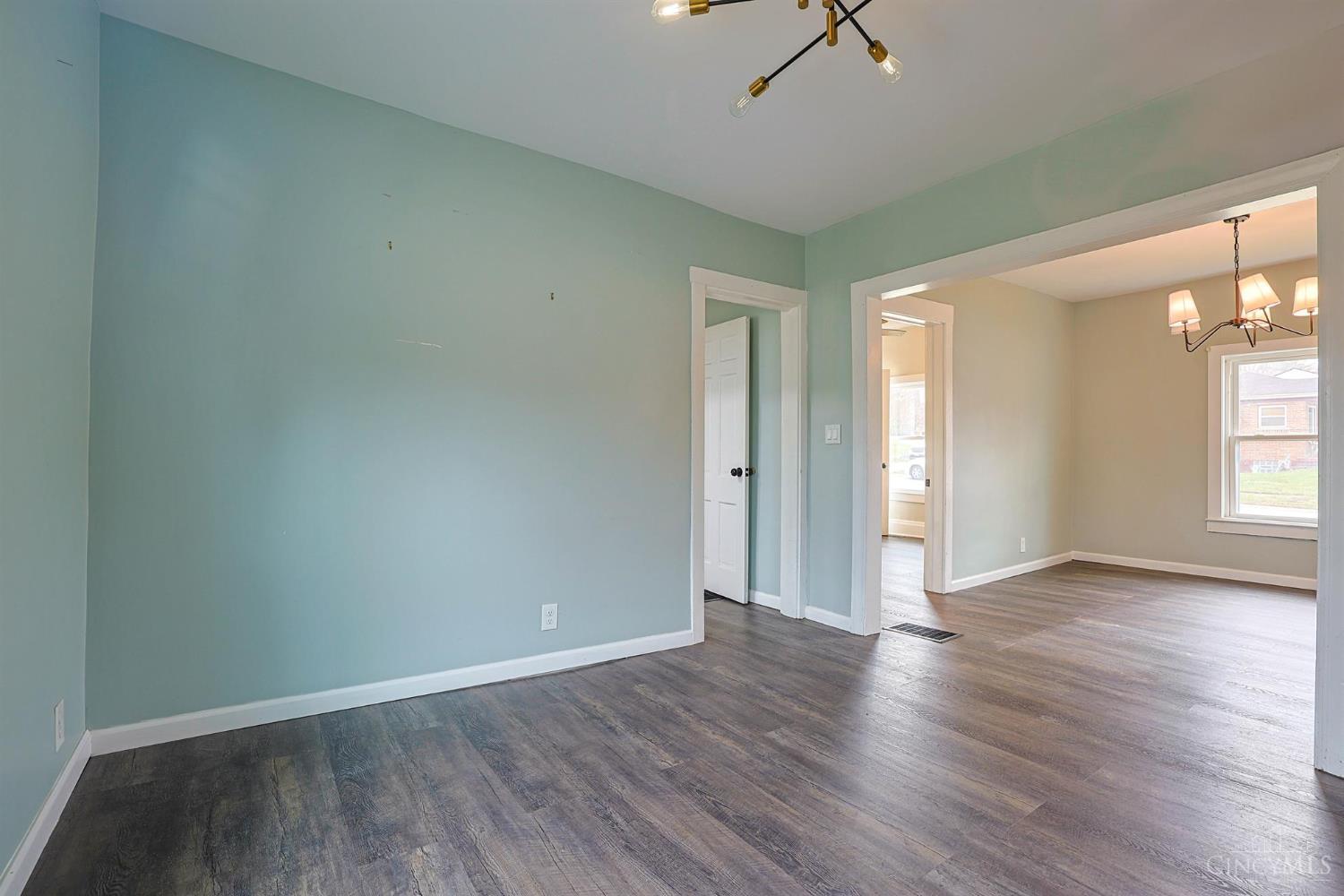 3765 Iona Avenue Property Photo 5