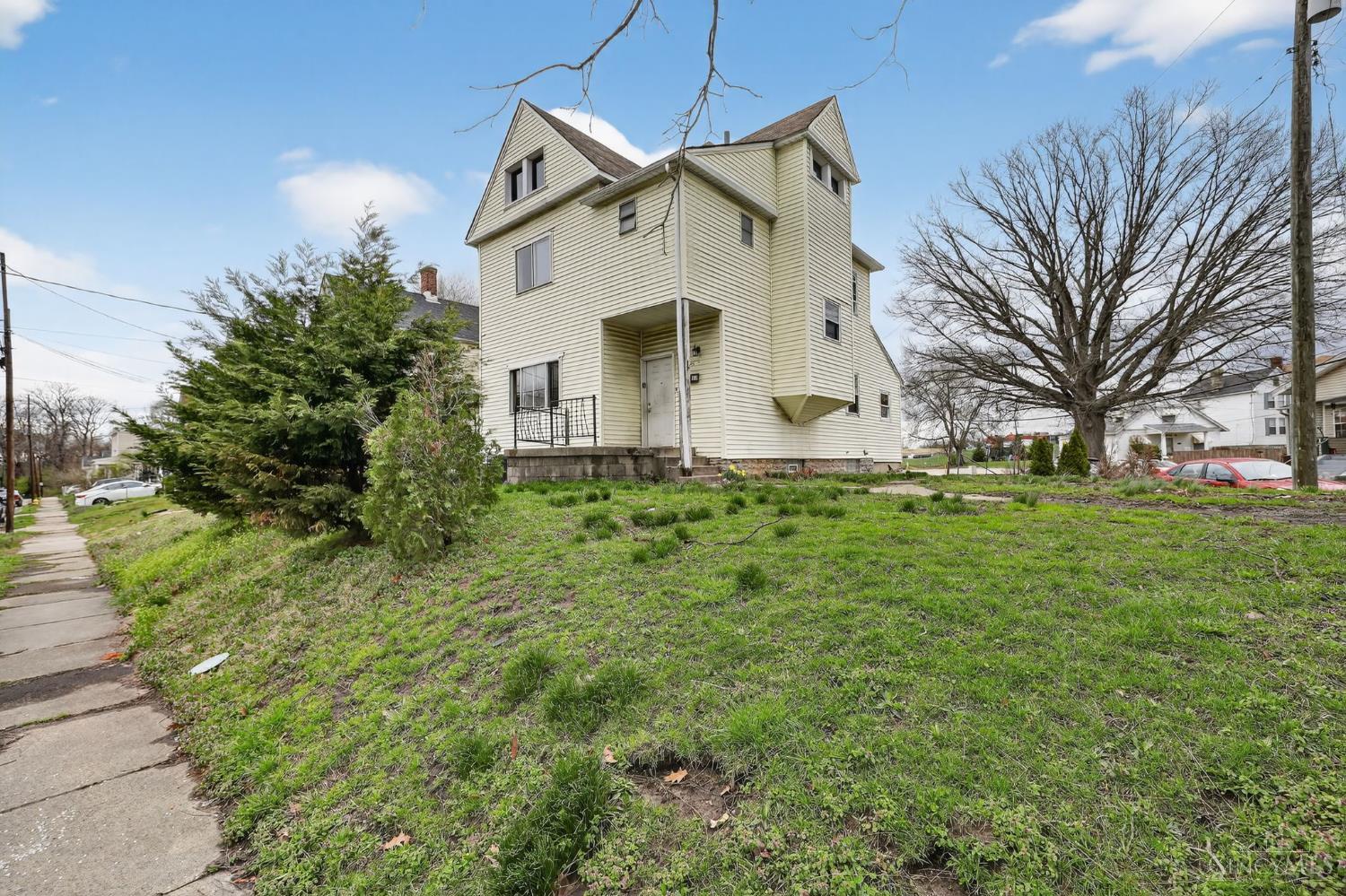 4730 Woodlawn Avenue Property Photo 1
