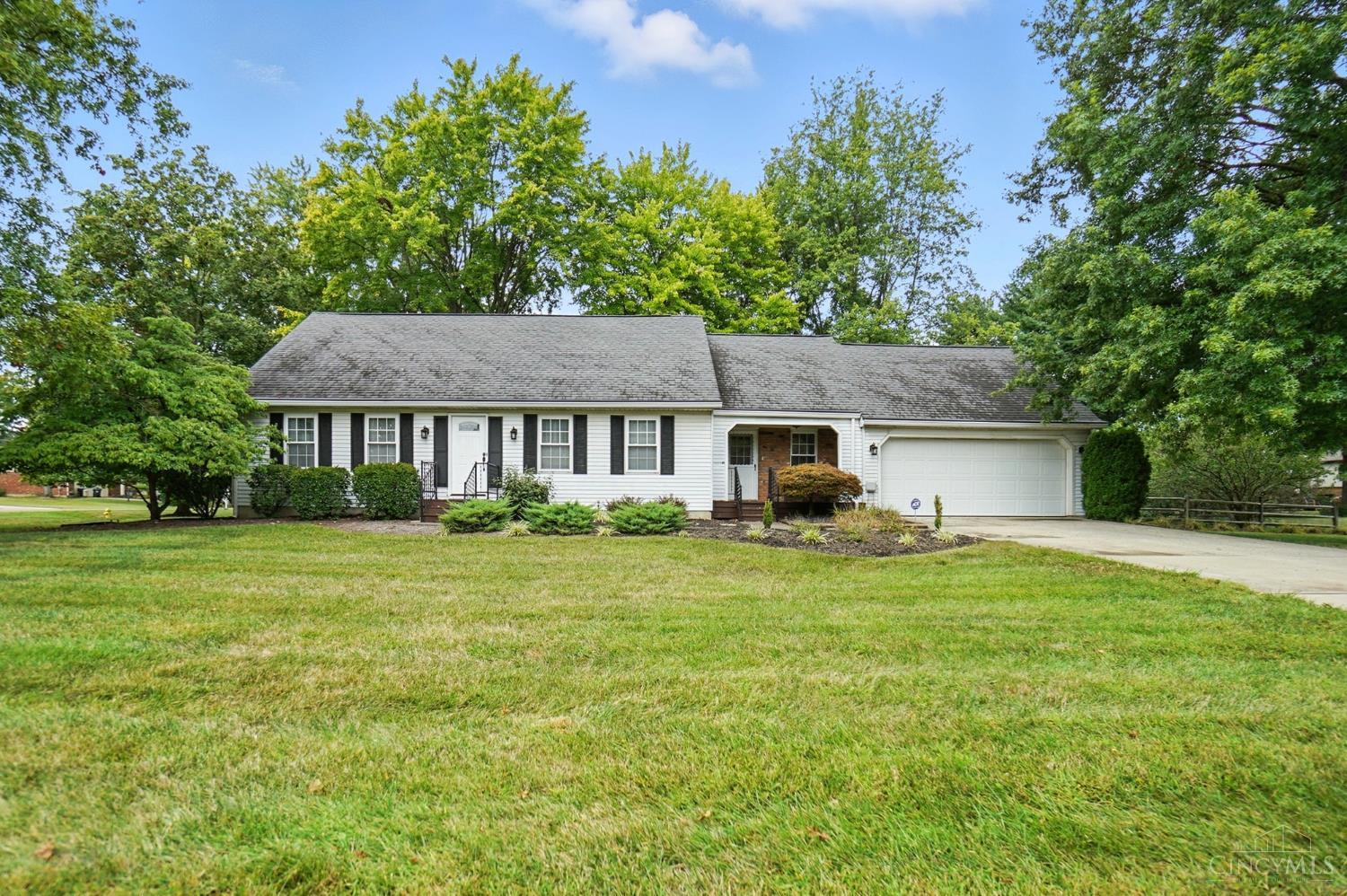 8253 Lake Ridge Drive Property Photo 1